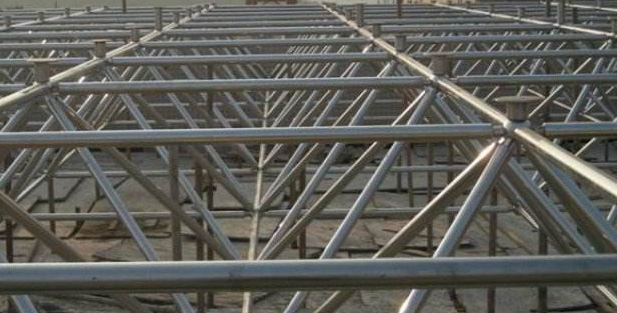 桦甸盘点螺栓球网架构件施工前的3方面考试事件